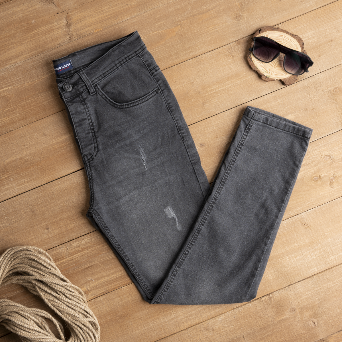 بنطلون جينز رجالي مخربش | ستايل عصري وتلبيس مريح