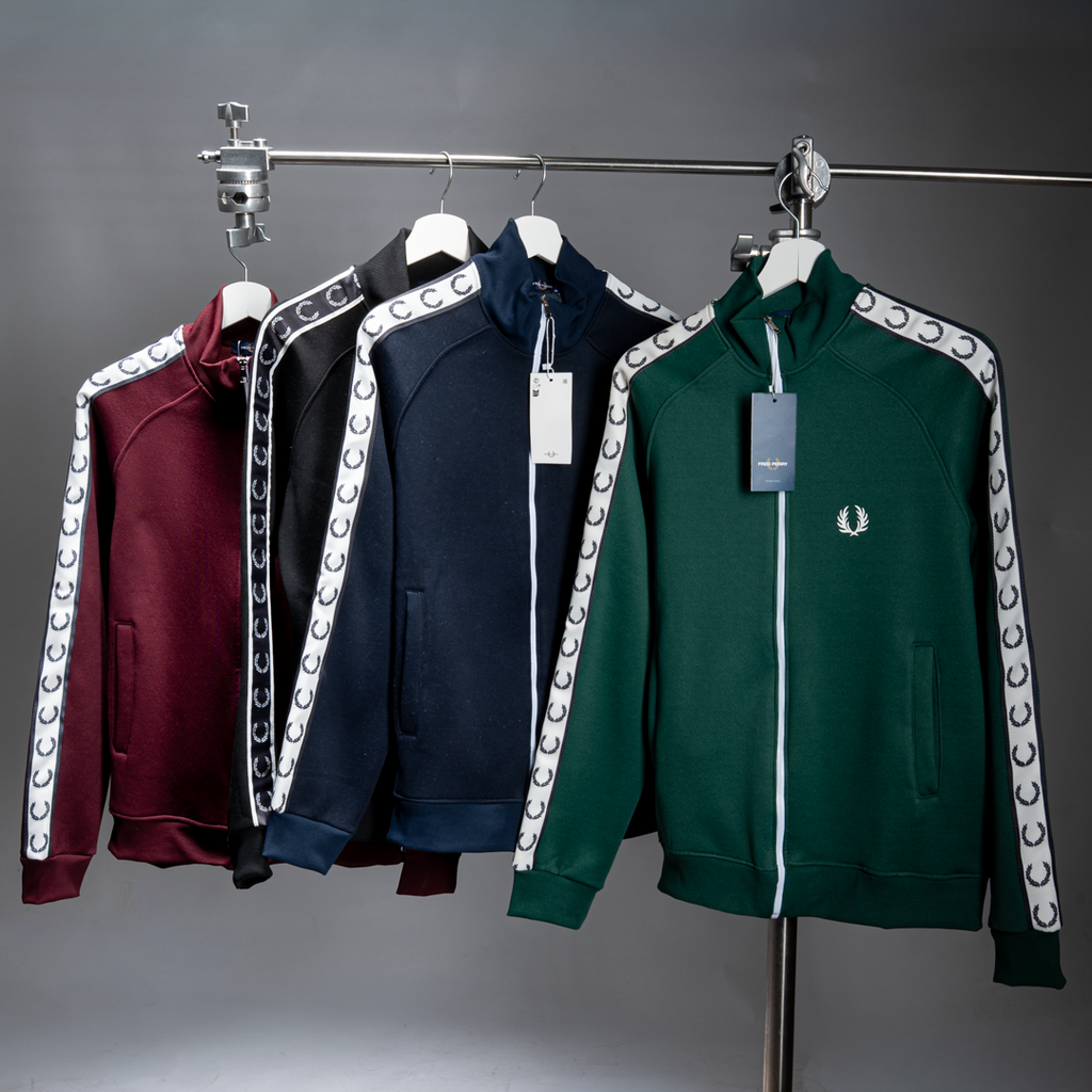 سويتشيرت Fred Perry سوستة كاملة – ستايل رياضي أنيق بخامة تقيلة