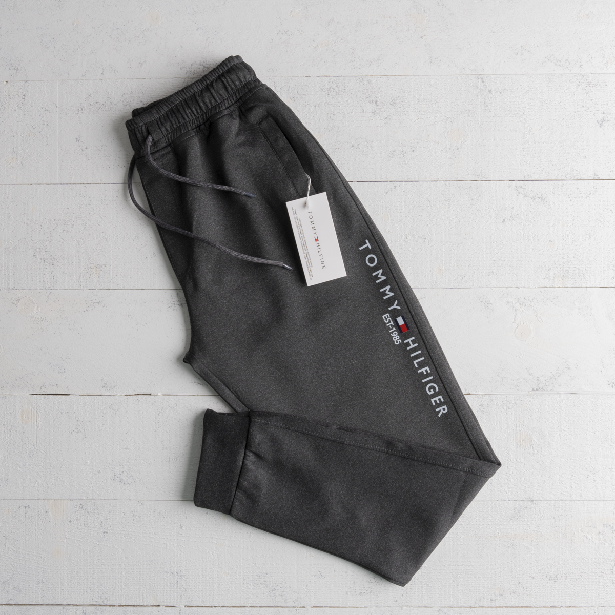 بنطلون Tommy | خامة غطس مستورد بتفاصيل محسوبة